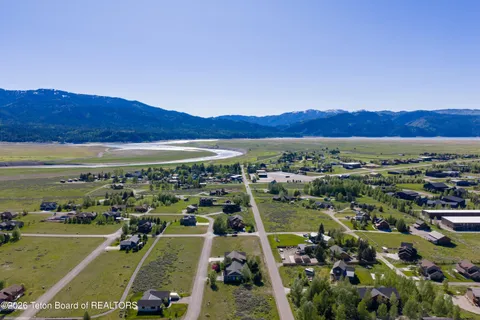 $865,000 | 216 Columbine Street, Alpine, WY 83128