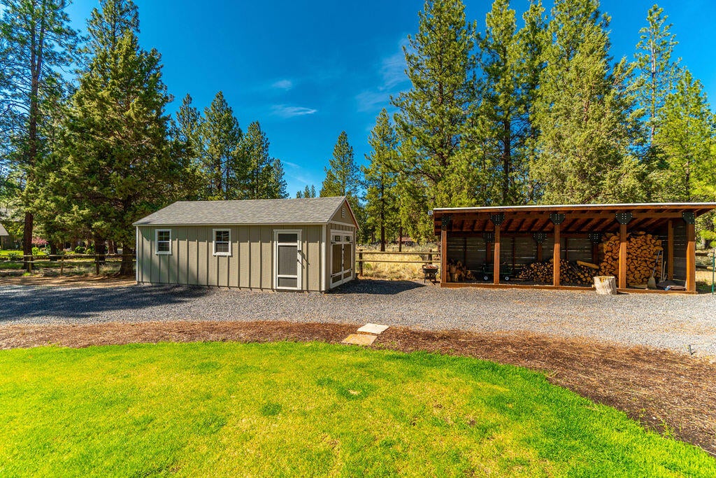 60093 West Ridgeview Drive Bend, OR 97702 - Photo 45 of 52 44