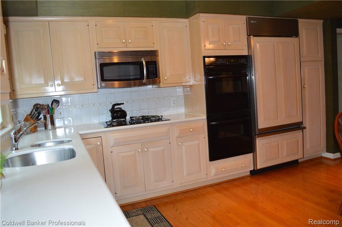 21 Beacon Hill Road Grosse Pointe, MI 48236 - Photo 11 of 93 11.JPG