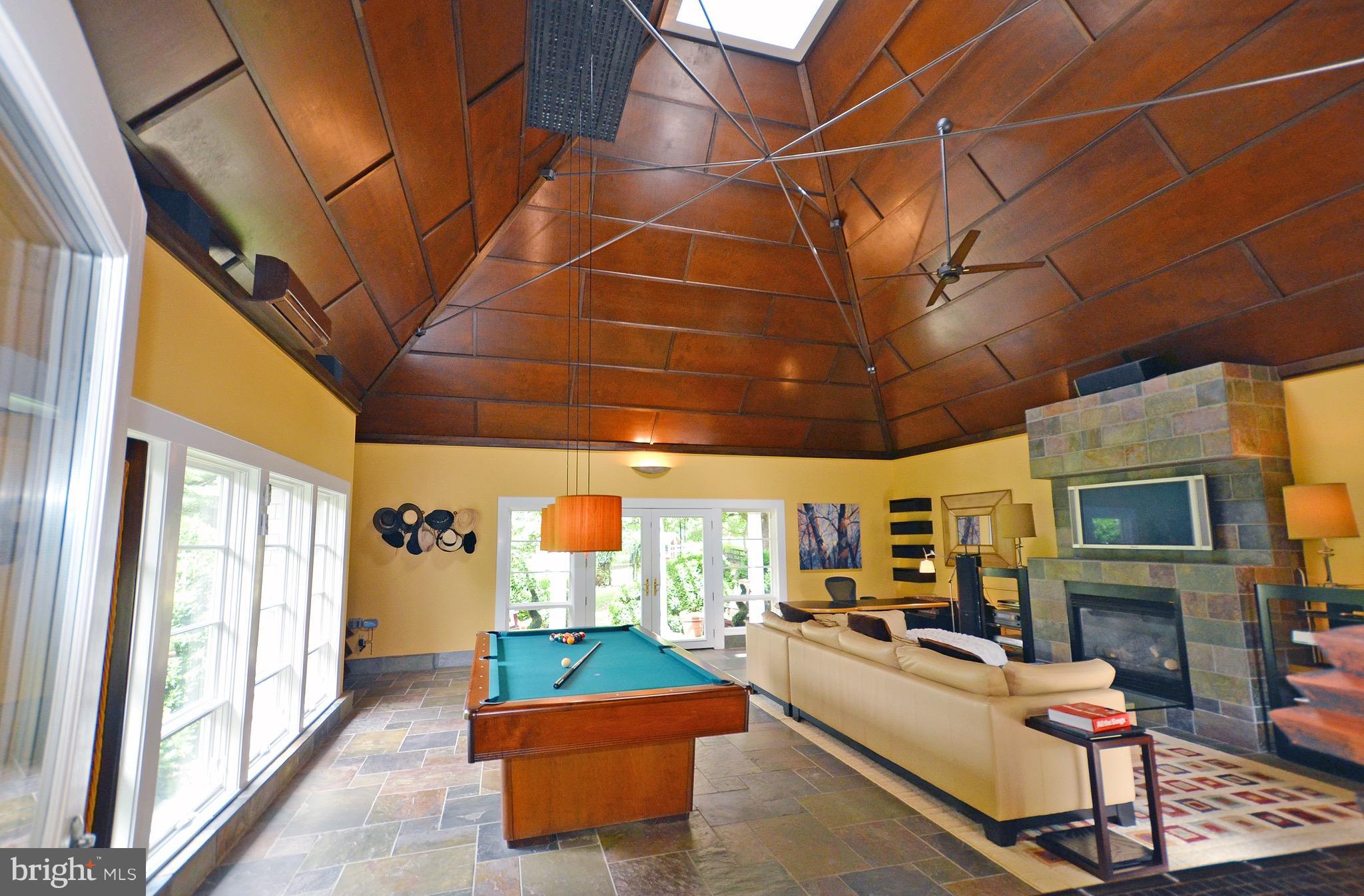 37176 Mountville Road Middleburg, VA 20117 - Photo 18 of 29 Family Room with Pavilion Ceiling