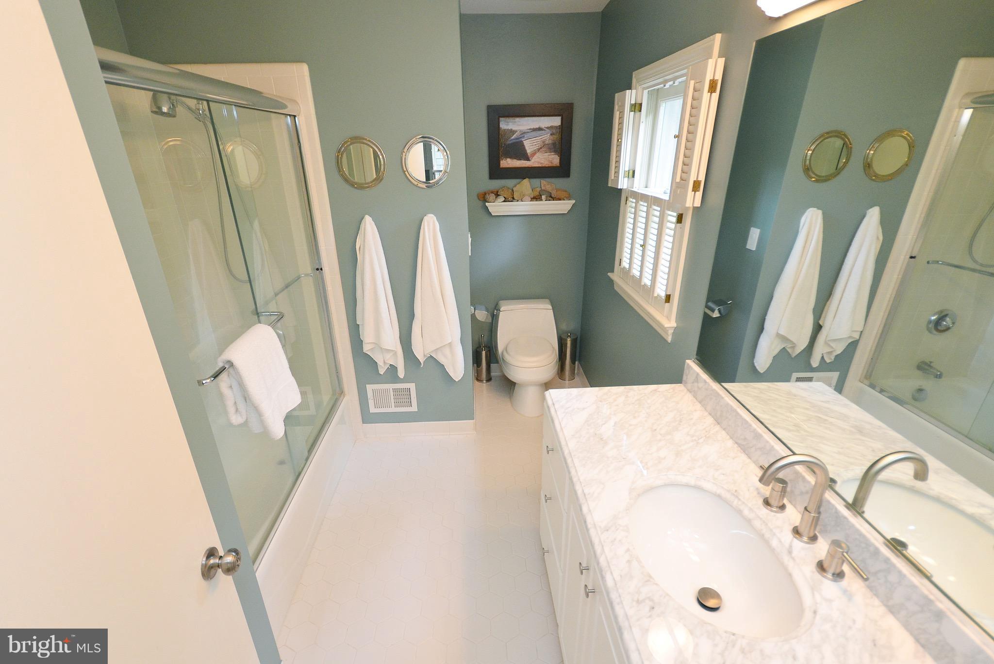37176 Mountville Road Middleburg, VA 20117 - Photo 25 of 29 Bedroom #2 has separate, full bath