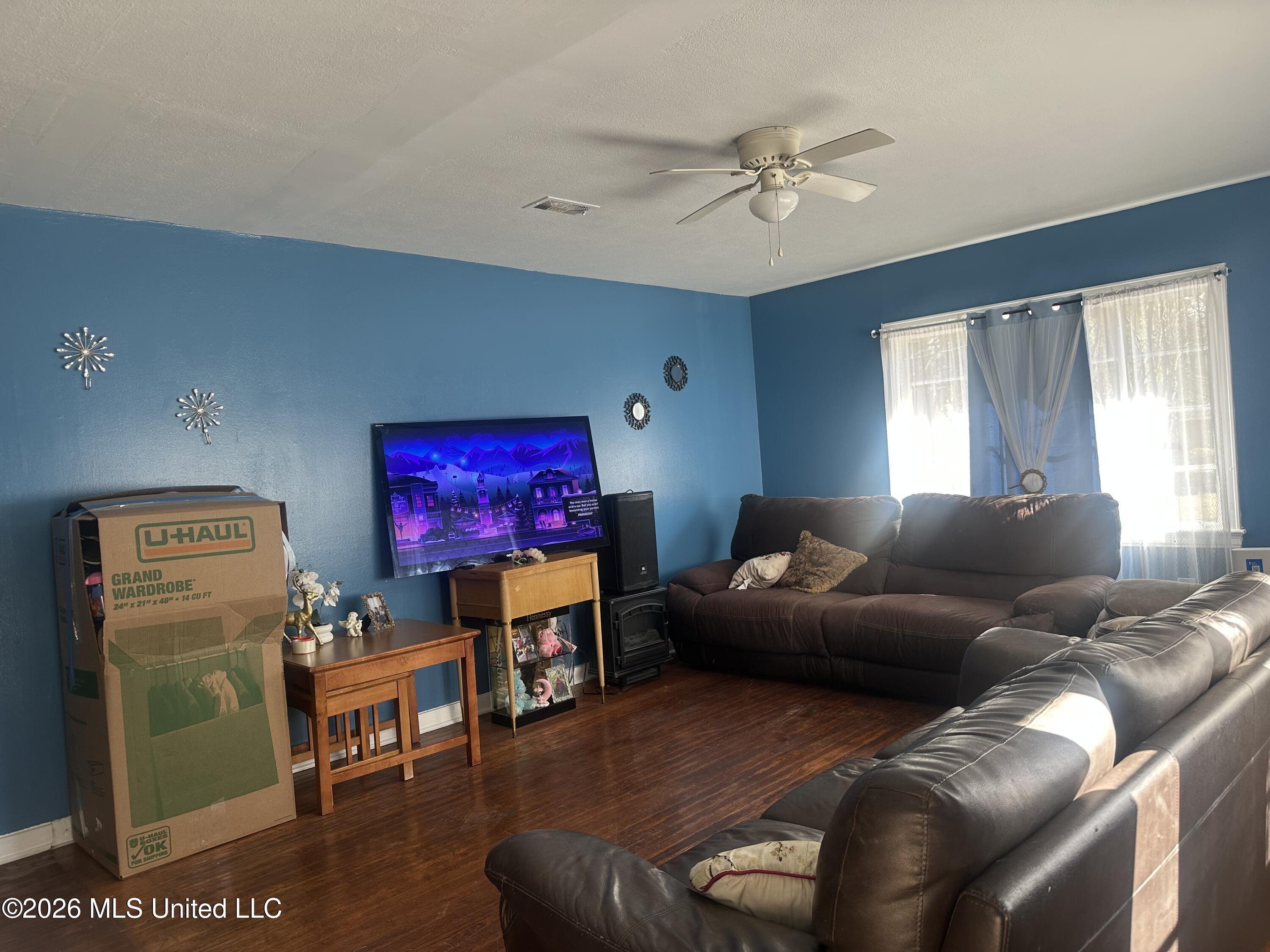 156 Wacker Drive Jackson, MS 39206 - Photo 4 of 37 IMG_7816