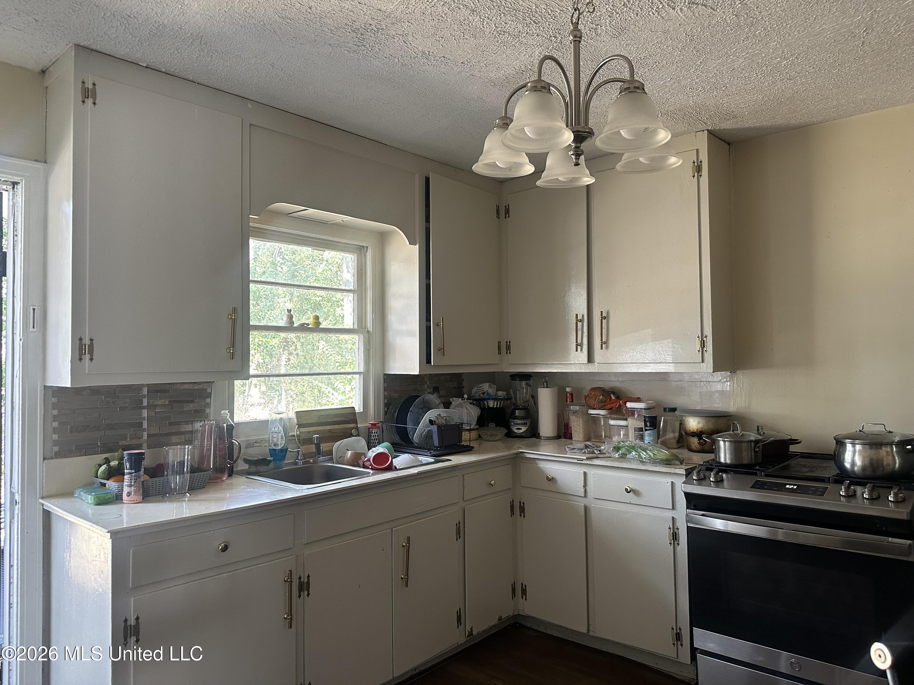 156 Wacker Drive Jackson, MS 39206 - Photo 6 of 37 IMG_7838