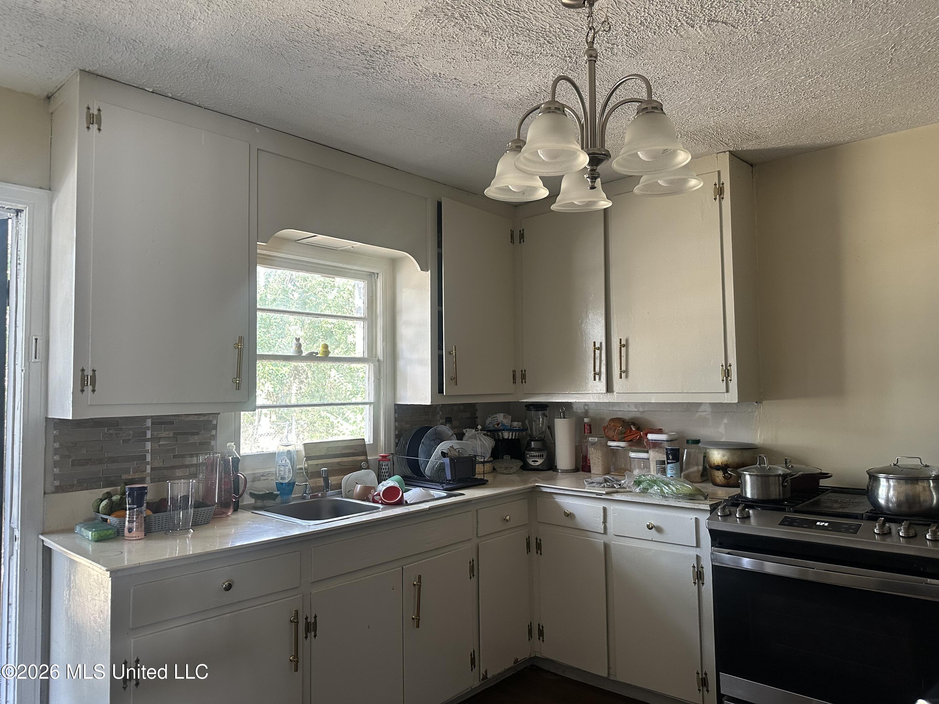 156 Wacker Drive Jackson, MS 39206 - Photo 7 of 37 IMG_7837