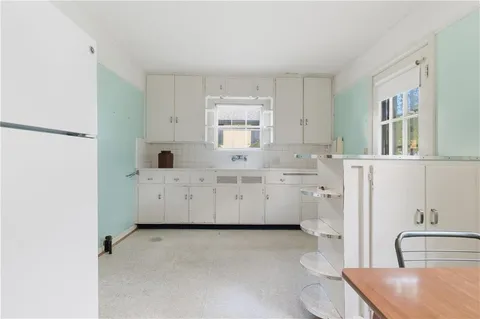 $275,000 | 500 East 66th Terrace, Kansas City, MO 64131