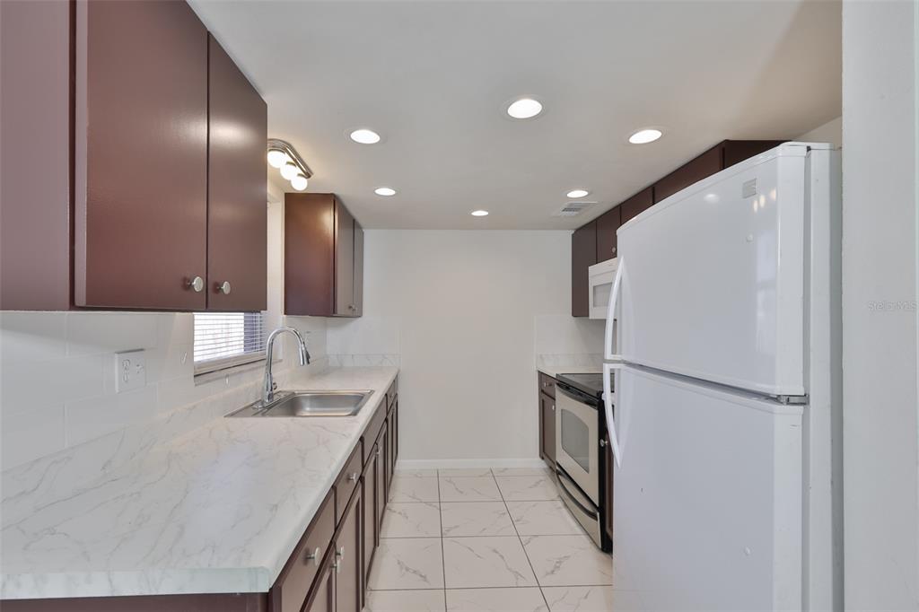 460 Flamingo Drive Apollo Beach, FL 33572 - Photo 14 of 37