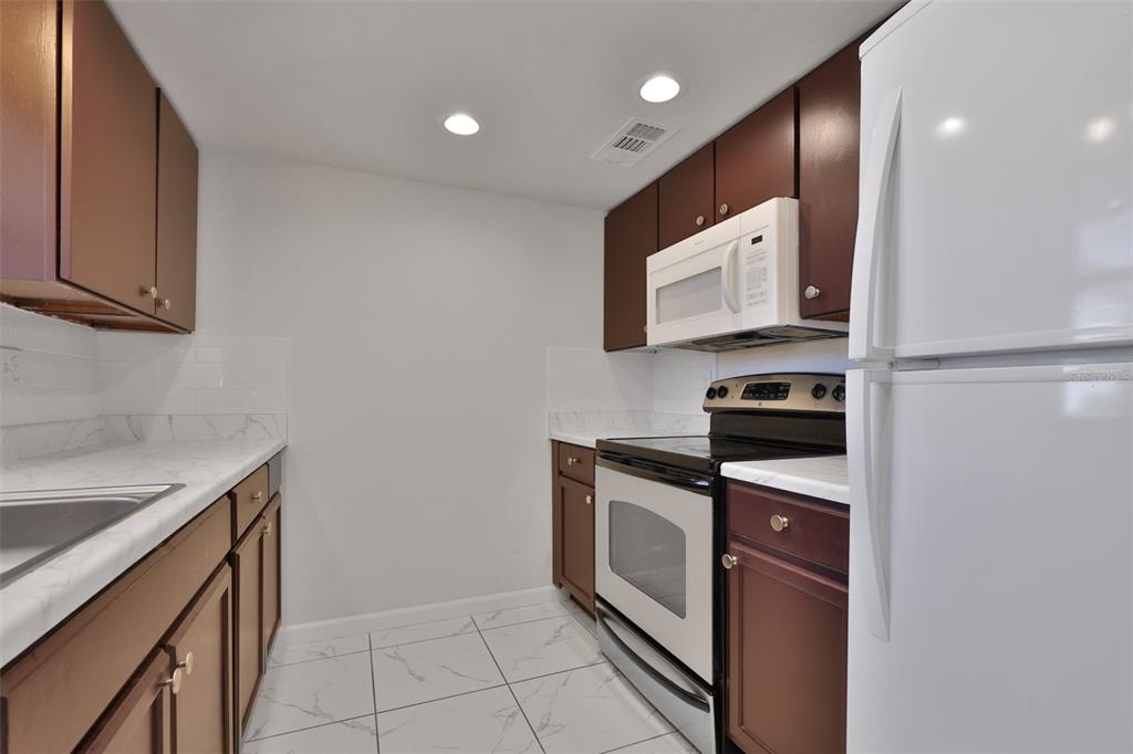 460 Flamingo Drive Apollo Beach, FL 33572 - Photo 15 of 37