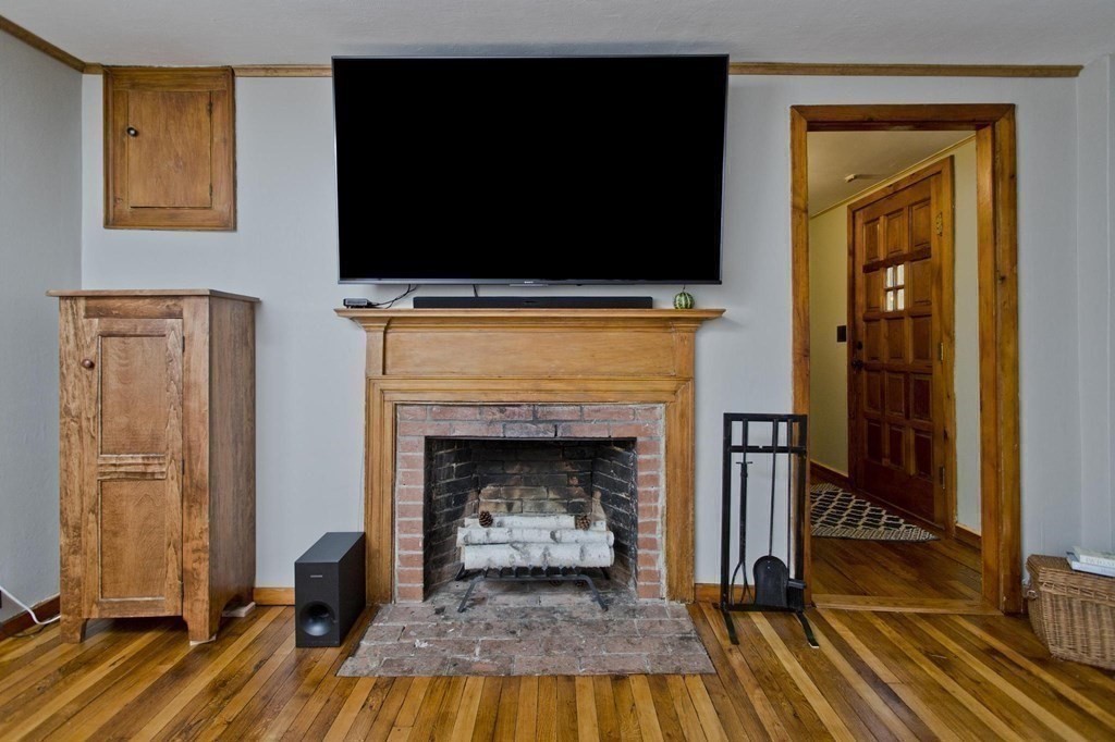 295 Southampton Road Holyoke, MA 01040 - Photo 17 of 30 Gallery Image 17