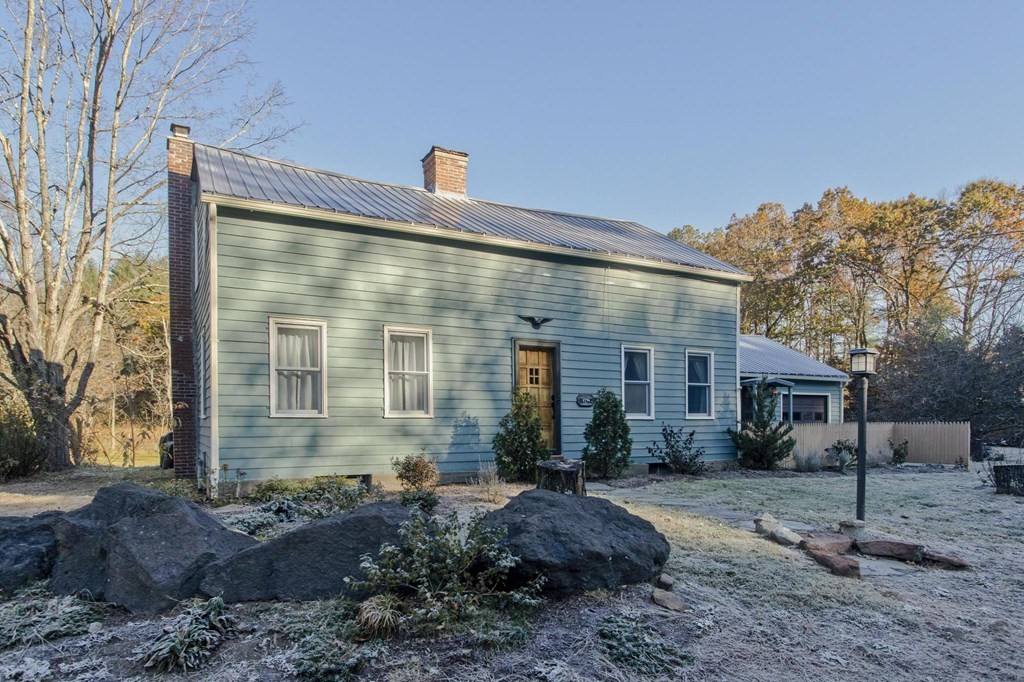 295 Southampton Road Holyoke, MA 01040 - Photo 2 of 30 Gallery Image 2
