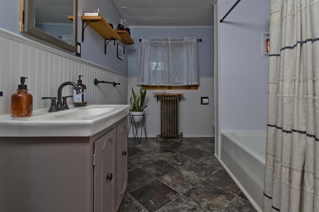 295 Southampton Road Holyoke, MA 01040 - Photo 26 of 30 Gallery Image 26