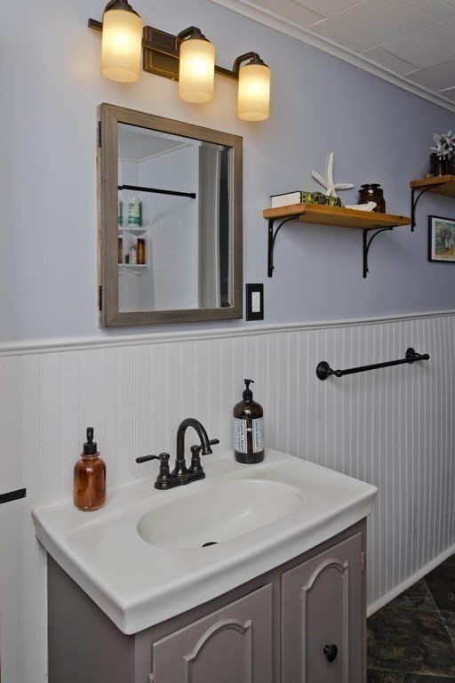 295 Southampton Road Holyoke, MA 01040 - Photo 27 of 30 Gallery Image 27