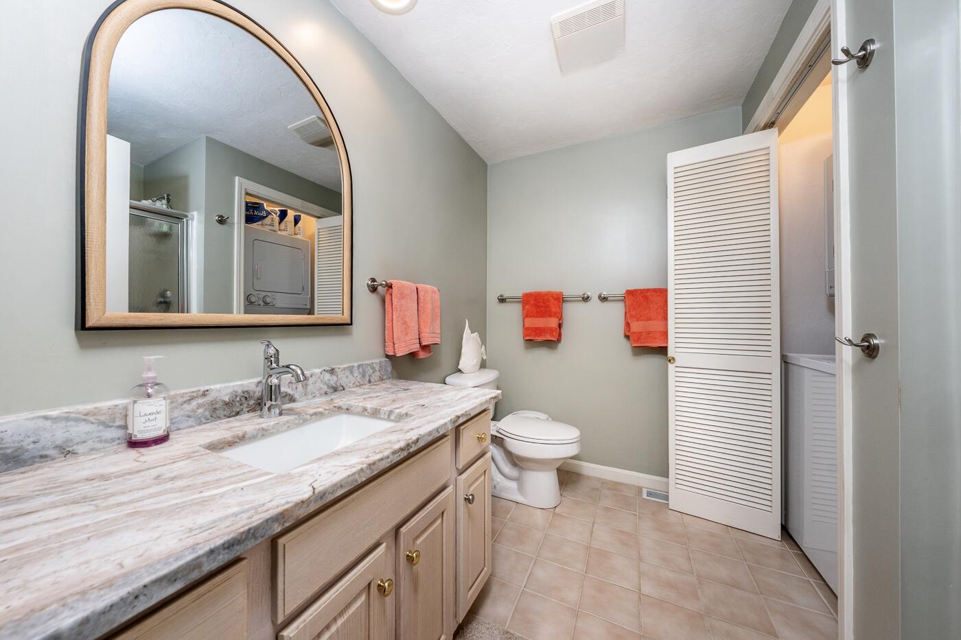 19 Longwood Road Mashpee, MA 02649 - Photo 15 of 47 Primary bedroom