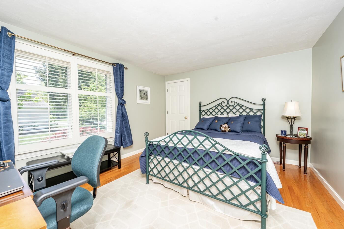19 Longwood Road Mashpee, MA 02649 - Photo 16 of 47 Guest bedroom