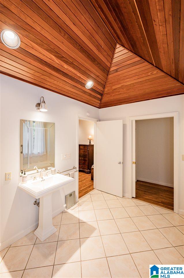 2472 Shades Crest Road Birmingham, AL 35216 - Photo 32 of 48