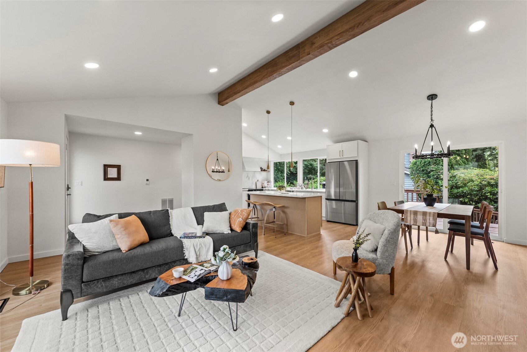 4303 Northeast 24th Street Renton, WA 98059 - Photo 5 of 30