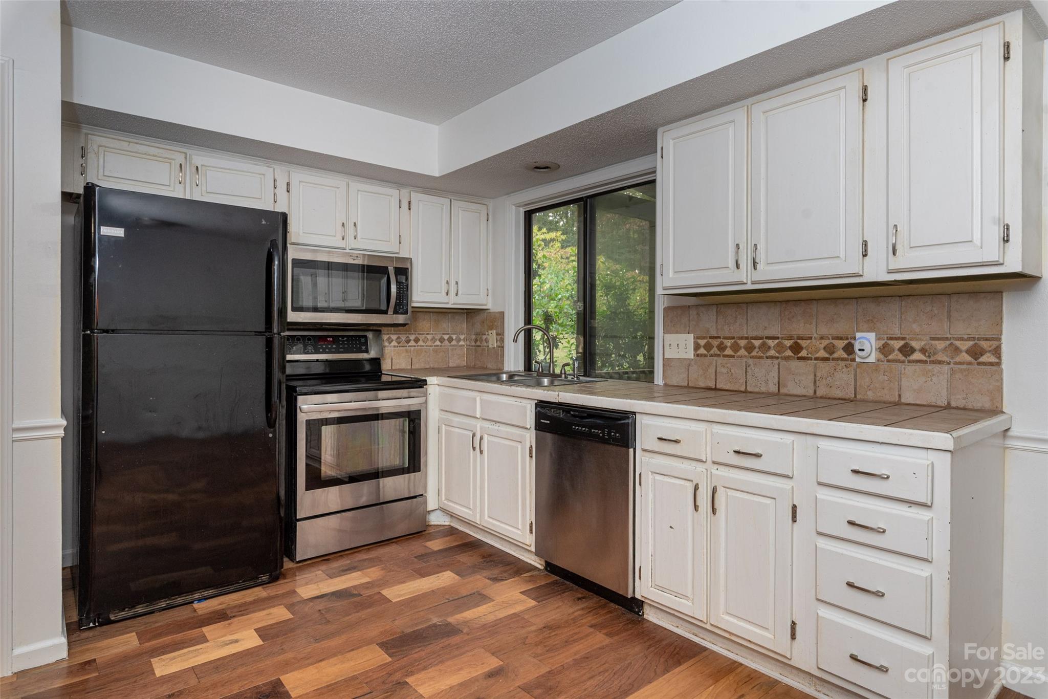 7514 Robin Crest Road Charlotte, NC 28226 - Photo 8 of 21 Gallery Image 8