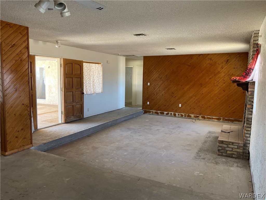4460 Cavalry Road Fort Mohave, AZ 86426 - Photo 16 of 35 Gallery Image 16