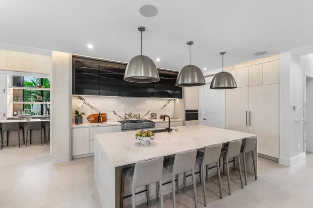 $5,850,000 | 810 Palm Trail, Delray Beach, FL 33483