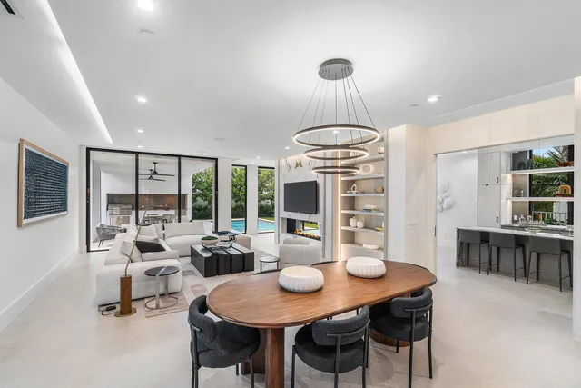 $5,850,000 | 810 Palm Trail, Delray Beach, FL 33483