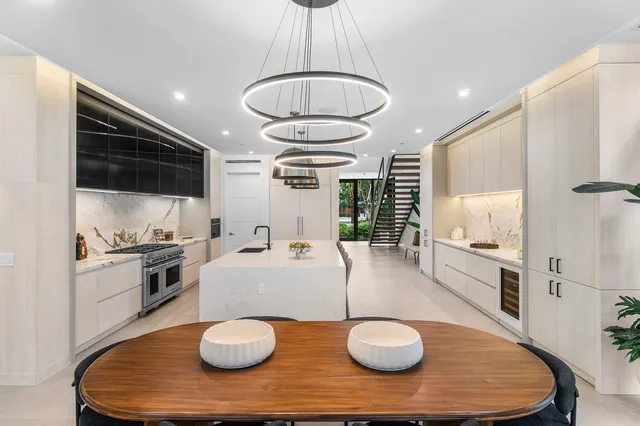 $5,850,000 | 810 Palm Trail, Delray Beach, FL 33483