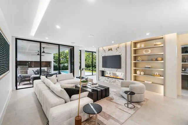 $5,850,000 | 810 Palm Trail, Delray Beach, FL 33483