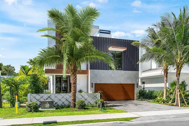$5,850,000 | 810 Palm Trail, Delray Beach, FL 33483