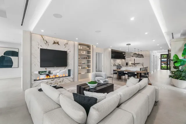 $5,850,000 | 810 Palm Trail, Delray Beach, FL 33483