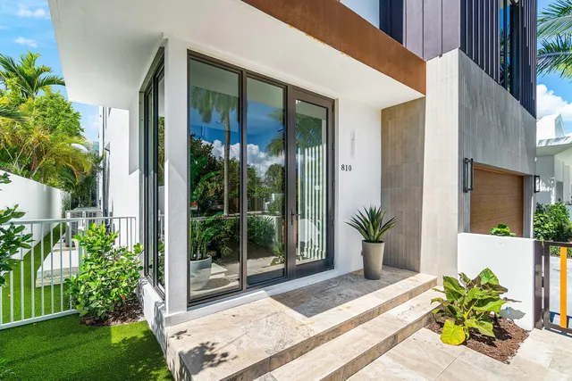 $5,850,000 | 810 Palm Trail, Delray Beach, FL 33483