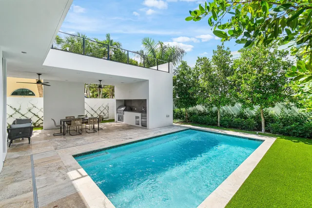 $5,850,000 | 810 Palm Trail, Delray Beach, FL 33483