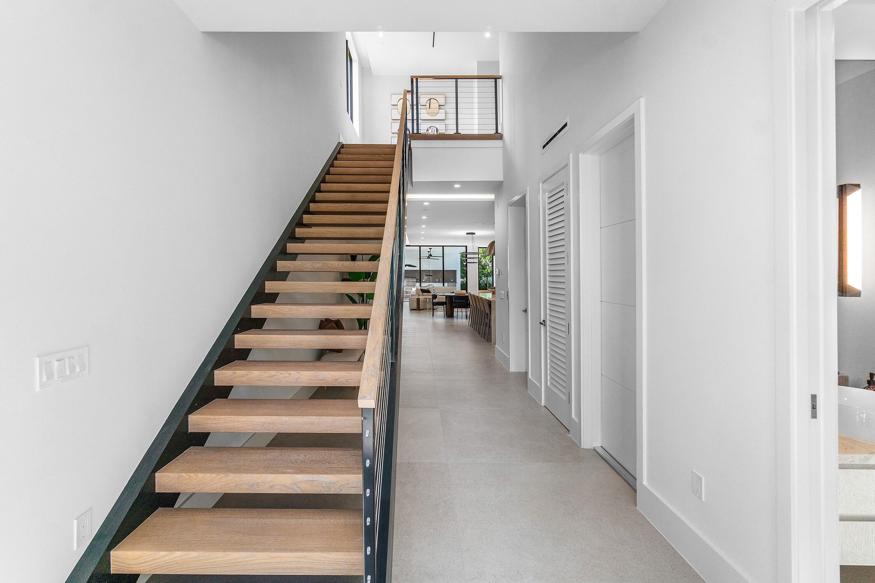 810 Palm Trail Delray Beach, FL 33483 - Photo 4 of 84 008-810PalmTrail-DelrayBeach-FL-33483-SM