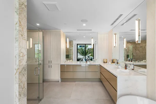 $5,850,000 | 810 Palm Trail, Delray Beach, FL 33483