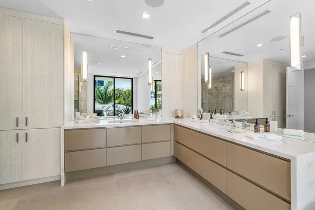 $5,850,000 | 810 Palm Trail, Delray Beach, FL 33483