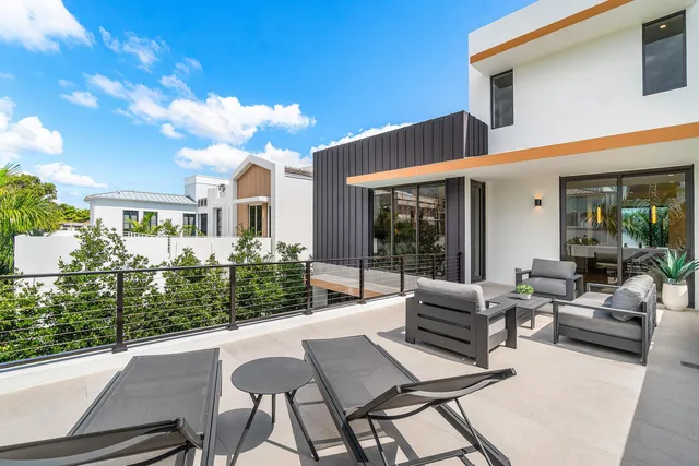 $5,850,000 | 810 Palm Trail, Delray Beach, FL 33483