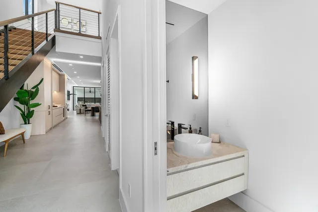 $5,850,000 | 810 Palm Trail, Delray Beach, FL 33483