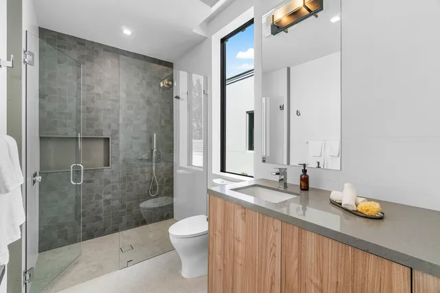 $5,850,000 | 810 Palm Trail, Delray Beach, FL 33483