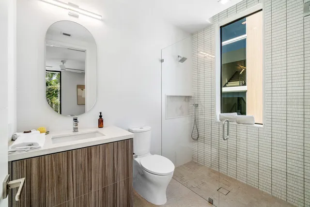 $5,850,000 | 810 Palm Trail, Delray Beach, FL 33483