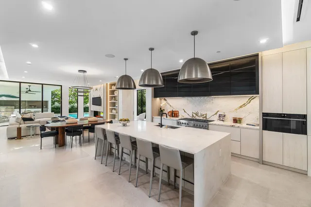 $5,850,000 | 810 Palm Trail, Delray Beach, FL 33483