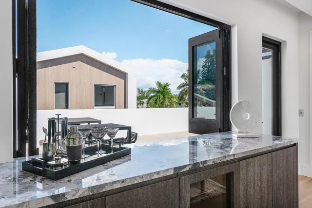$5,850,000 | 810 Palm Trail, Delray Beach, FL 33483