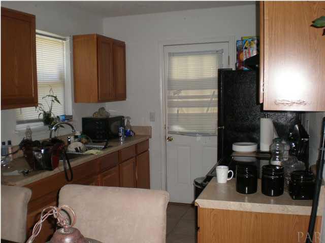 814 East Montclair Road Pensacola, FL 32505 - Photo 6 of 10 Kitchen with Newer Cabinets and Countertops