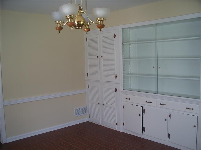 1333 Highland Road Sharon, PA 16146 - Photo 6 of 15 Dining Room.