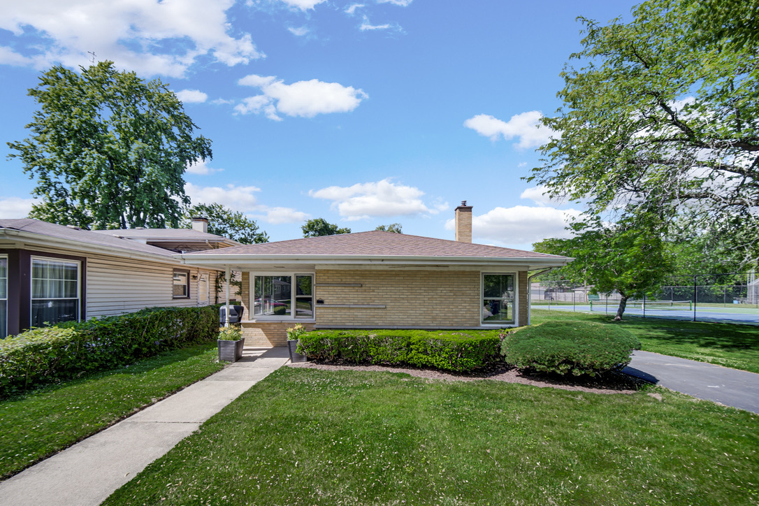 1112 Hickory Road Homewood, IL 60430 - Photo 2 of 24