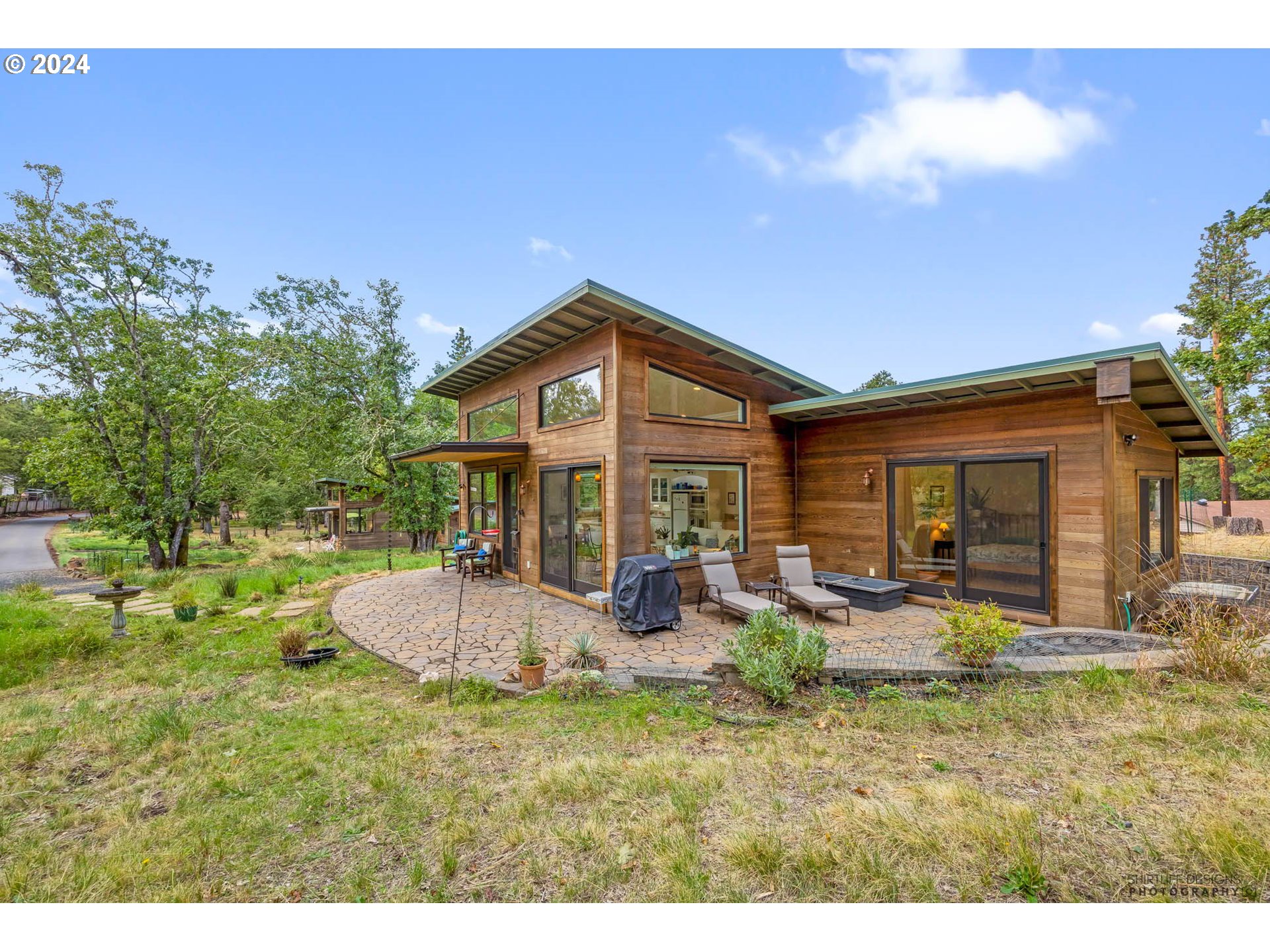 5171 Fox Hollow Road Eugene, OR 97405 - Photo 2 of 21 Gallery Image 2