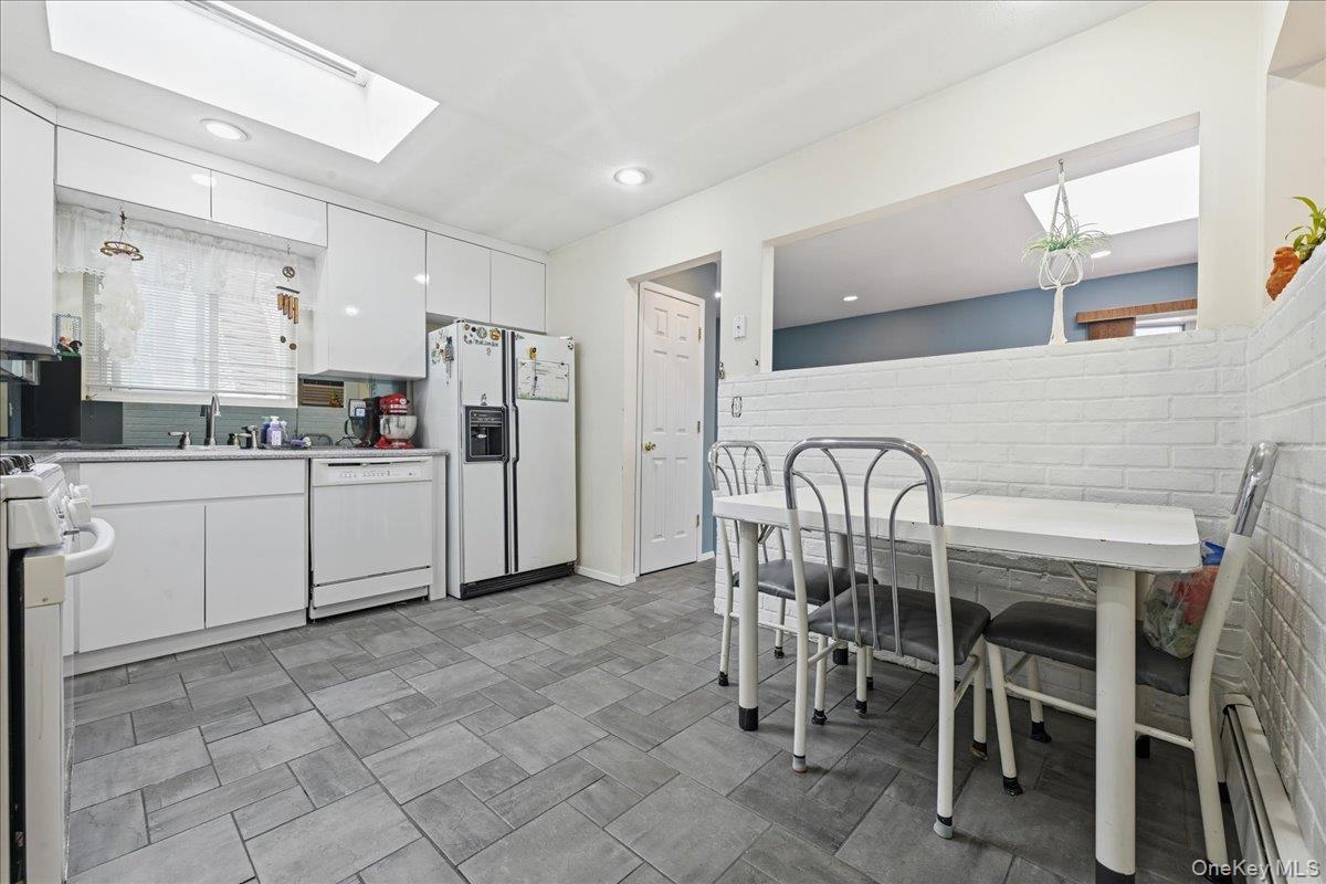 167 Lyon Street Valley Stream, NY 11580 - Photo 14 of 35