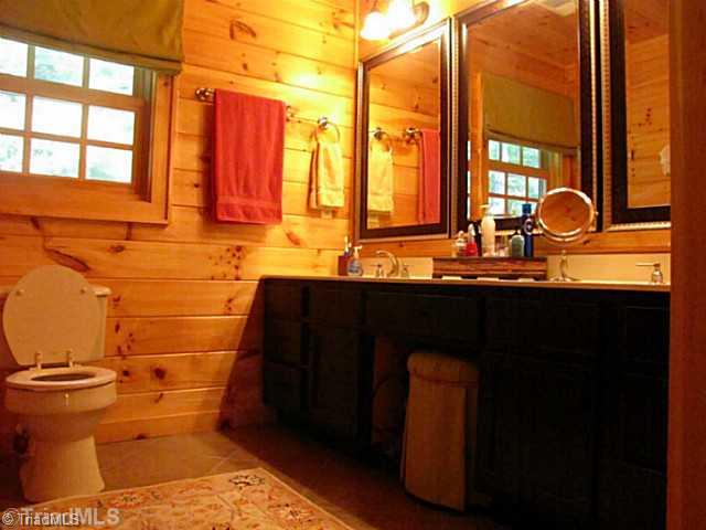 188 White Oak Road Crumpler, NC 28617 - Photo 13 of 16 Master Bath/Spa.