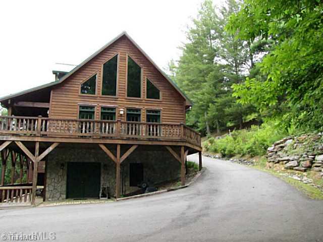 188 White Oak Road Crumpler, NC 28617 - Photo 4 of 16 Parking Lot/Garage.