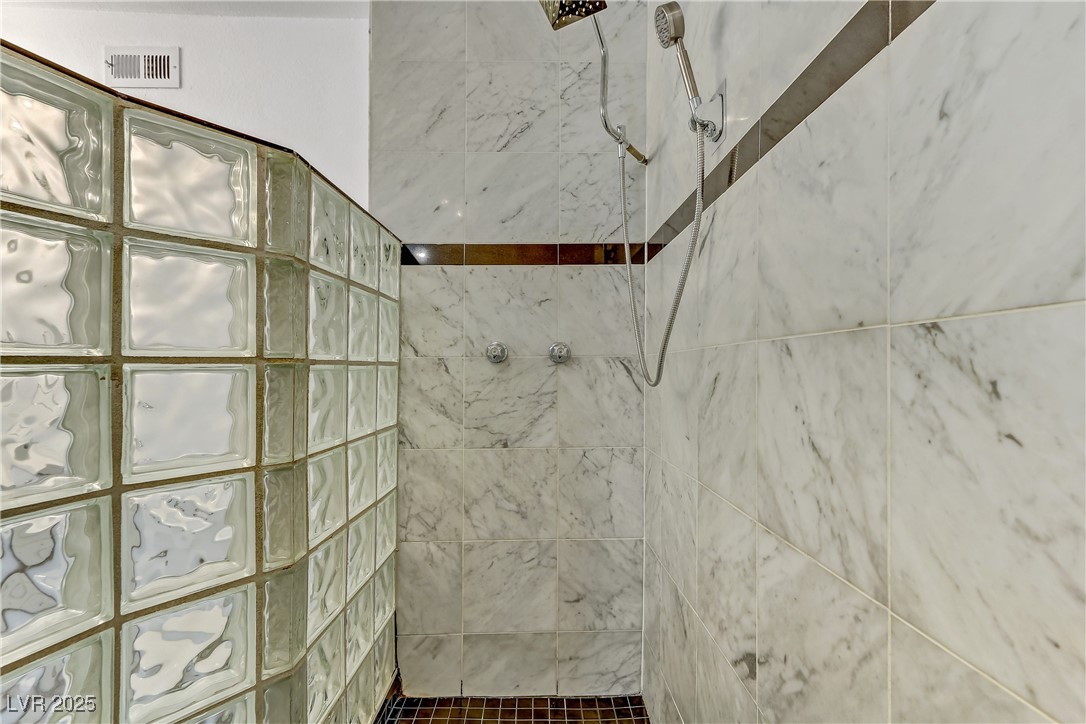 7301 Pleasant View Avenue Las Vegas, NV 89147 - Photo 32 of 37 Bathroom with a walk in shower