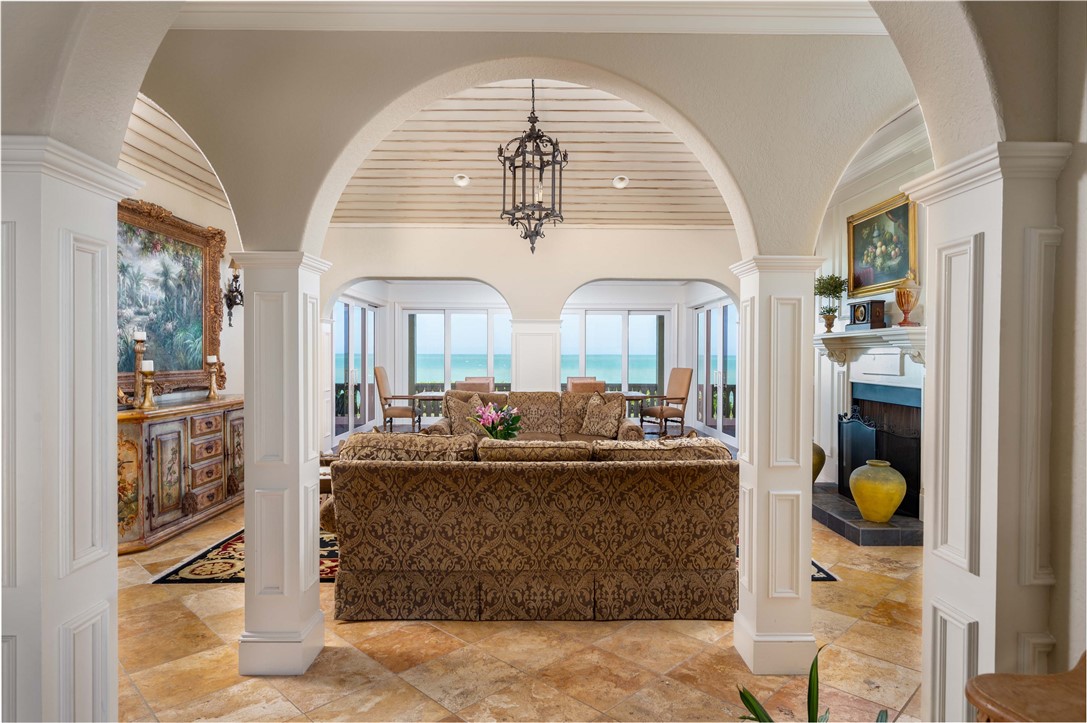 590 Reef Road Vero Beach, FL 32963 - Photo 4 of 36 Gallery Image 4