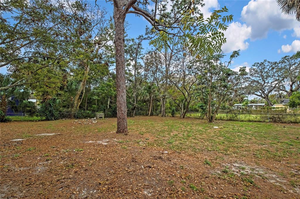 7830 Butler Avenue Hudson, FL 34667 - Photo 5 of 27