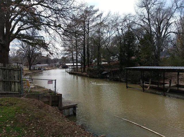 a view of a water fountain
