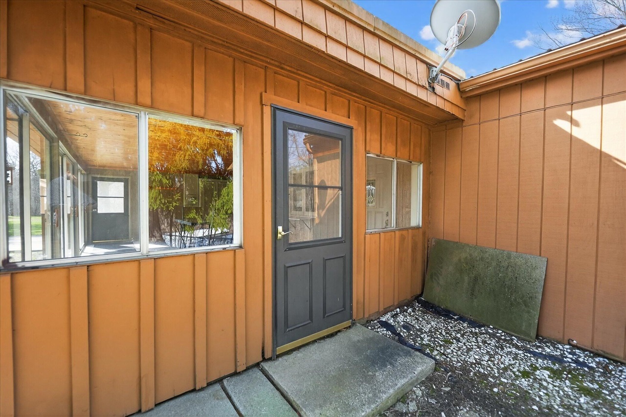 7091 Ann Arbor Road Jackson, MI 49201 - Photo 3 of 61